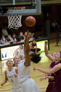 Jose Bendeck | Argonaut Ali Forde scores against Central Washington at Tuesday's game.