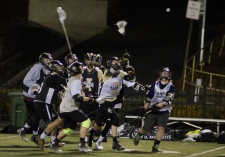 Nathan Romans | Argonaut The Idaho offense and defense fight for the ball during practice Wednesday at the SprinTurf fields. Idaho plays Oregon State Saturday at 12:30 p.m. at the SprinTurf.