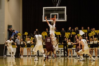 Kira Hunter | Argonaut Number 41 Ty Egbert scores agains the Grizzlies during the second quarter.