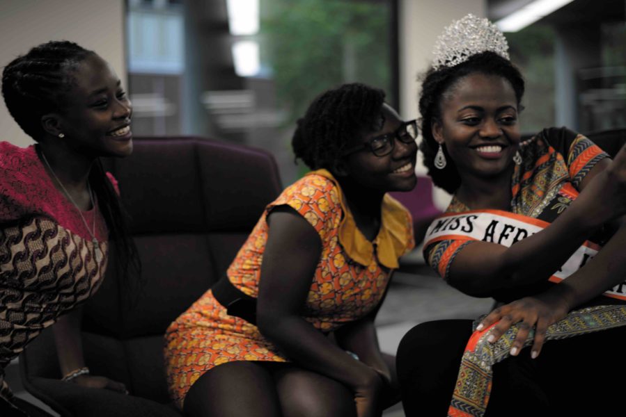 Joleen Evans | Argonaut Sophomore Ayomipo Kayode-Papoola (middle) hangs out with friends sophomore Sami Olape (left) and senior Olivia Balemba (right) in the UI Library.