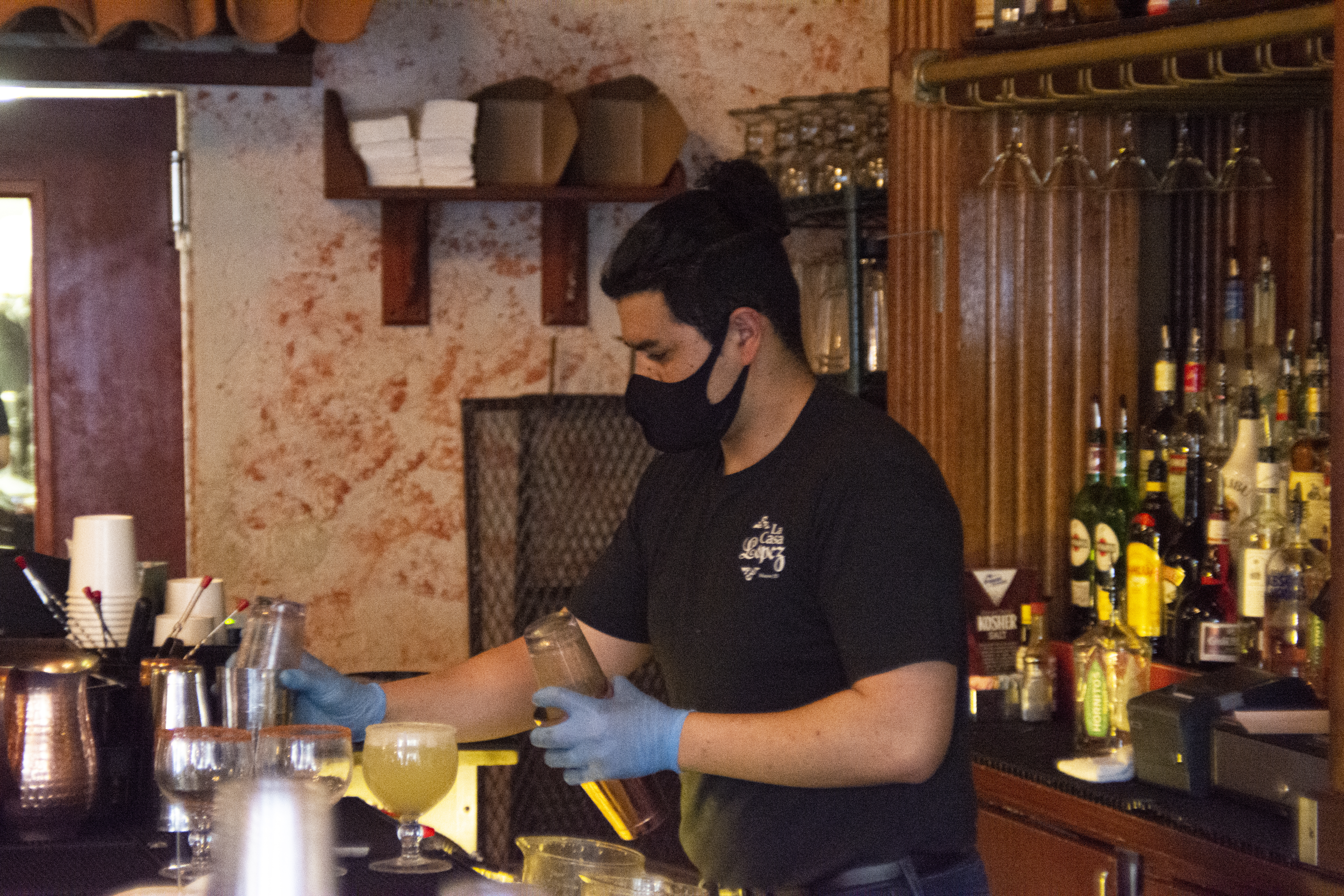 The bartender of La Casa making large margaritas | Cory Summers | Argonaut