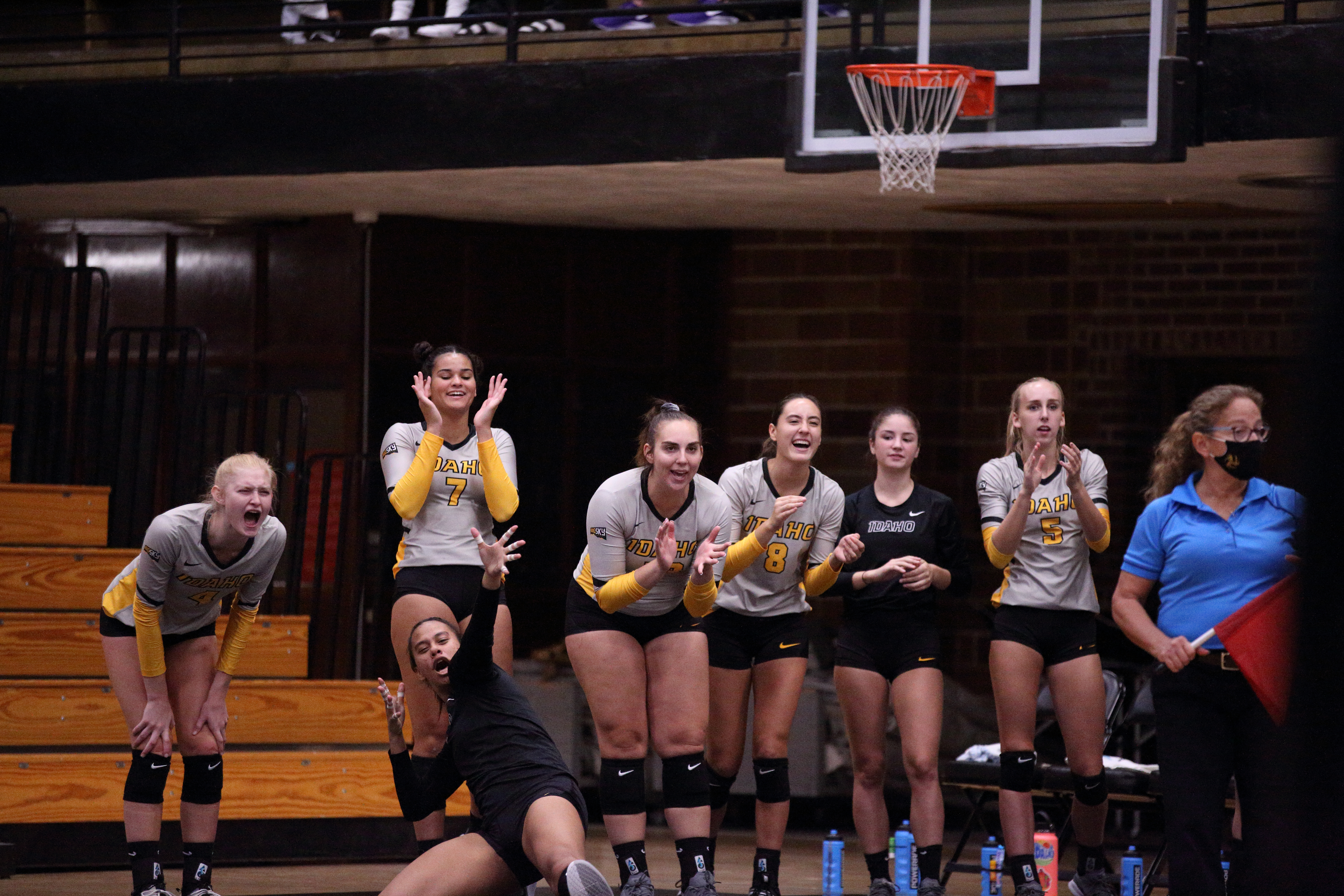 Vandals cheer on their teammates after scoring a point against the Nevada Wolf Pack on Aug. 28, 2021. Cody Roberts | Argonaut